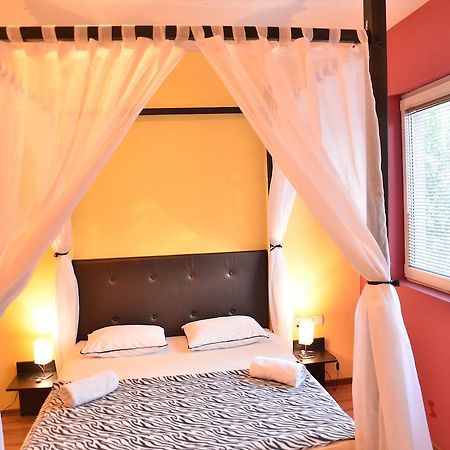 Hostel Kalonis Скопие Екстериор снимка