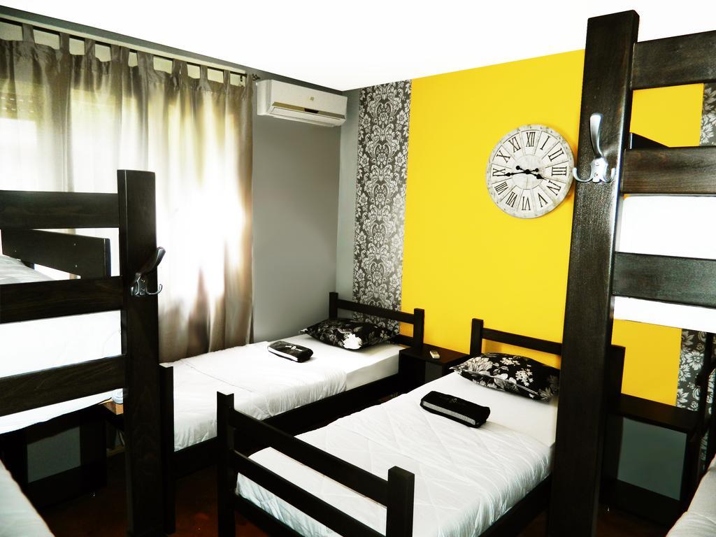Hostel Kalonis Скопие Стая снимка