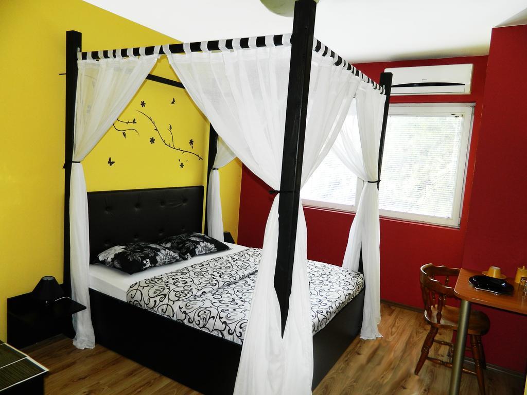 Hostel Kalonis Скопие Стая снимка
