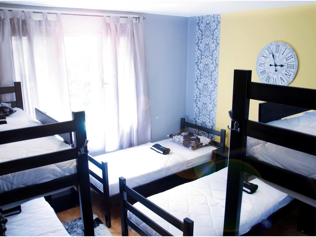 Hostel Kalonis Скопие Стая снимка
