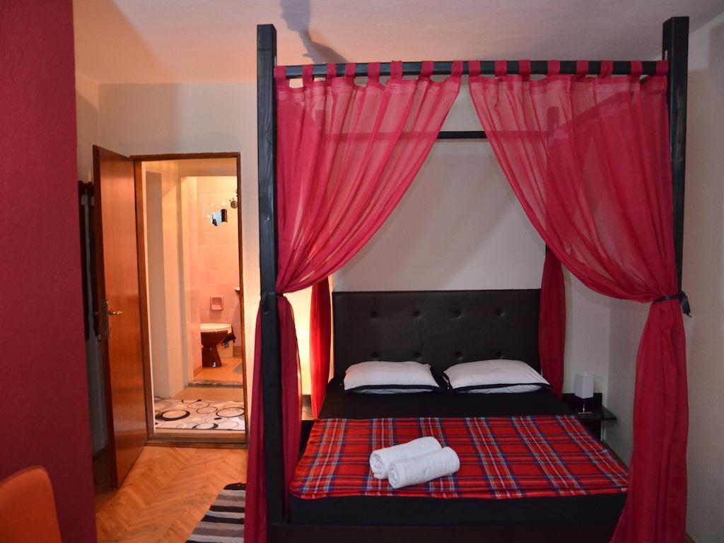 Hostel Kalonis Скопие Екстериор снимка