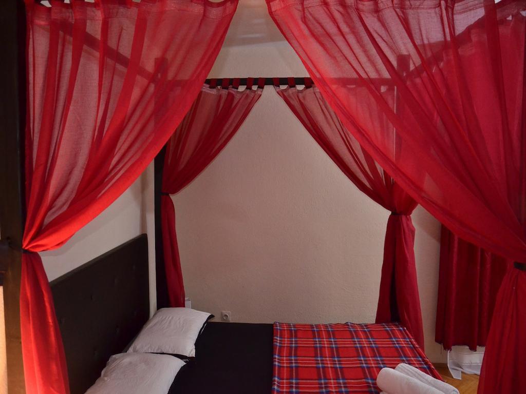 Hostel Kalonis Скопие Стая снимка